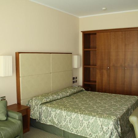 Hotel Villaggio Club Altalia Brancaleone Екстериор снимка