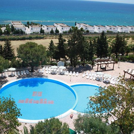 Hotel Villaggio Club Altalia Brancaleone Екстериор снимка