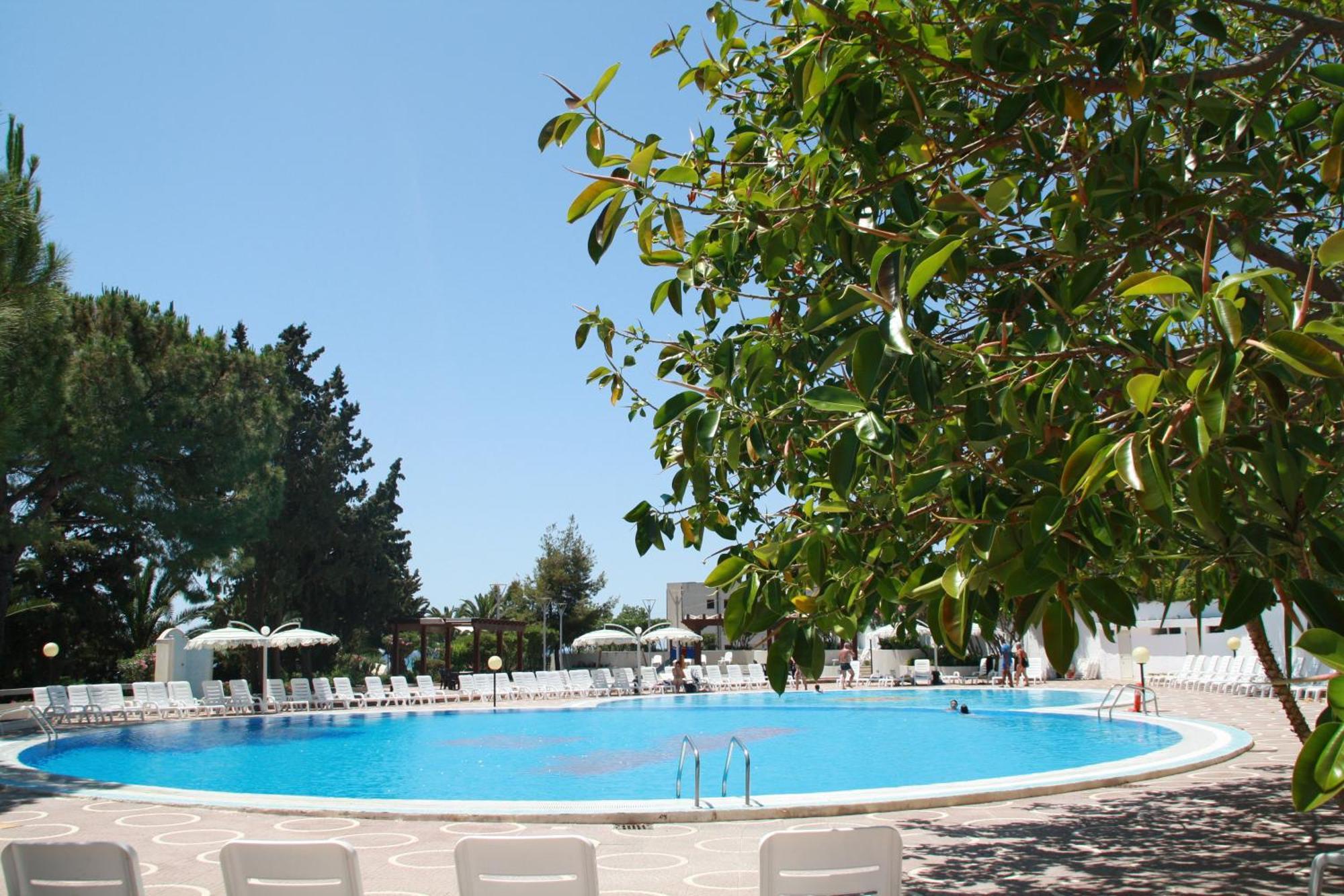 Hotel Villaggio Club Altalia Brancaleone Екстериор снимка